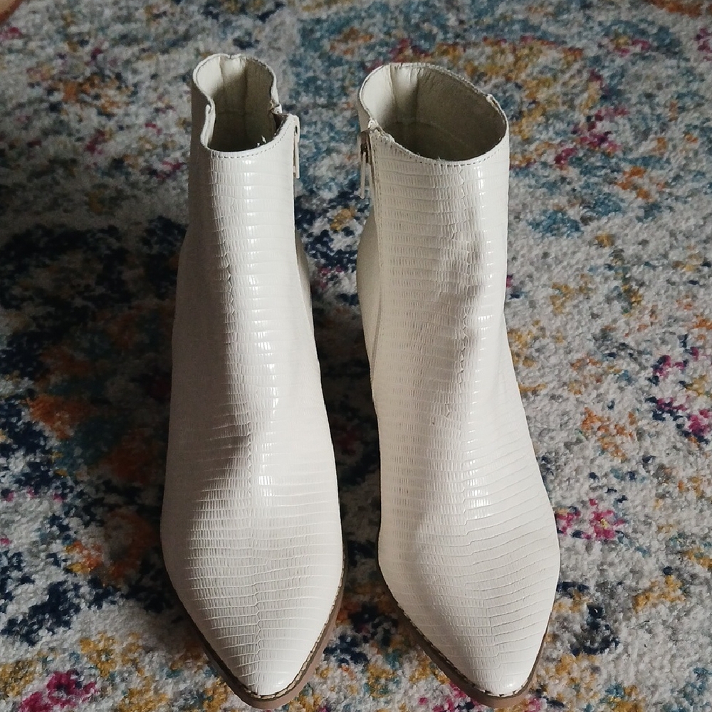 Spirit White Ankle Boots with Textured Design